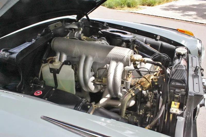 Mercedes-Benz 220 SE Ponton Cabriolet 9