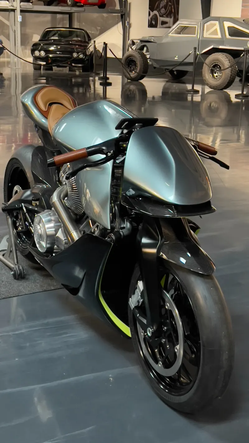 Aston Martin Bike Brough Superior 4