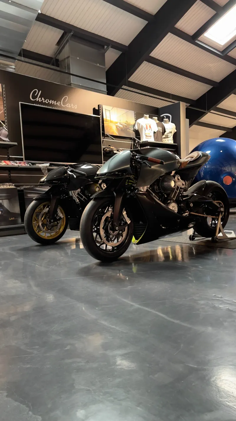 Aston Martin Bike Brough Superior 10