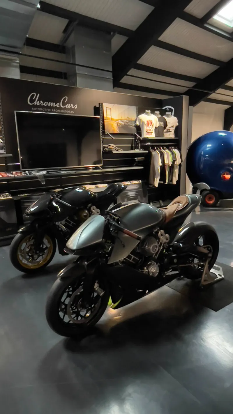 Aston Martin Bike Brough Superior 12
