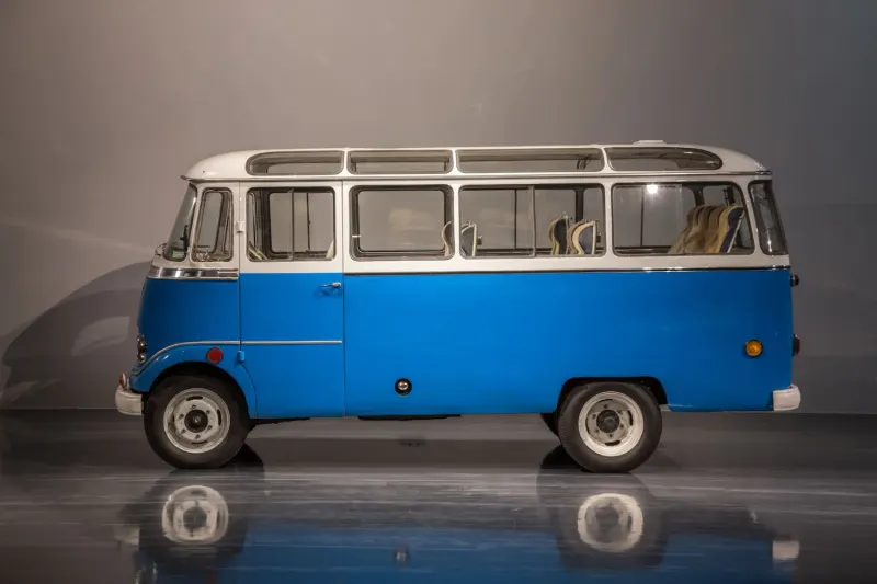 Mercedes-Benz O319 10 Passagiere Luxusbus 3