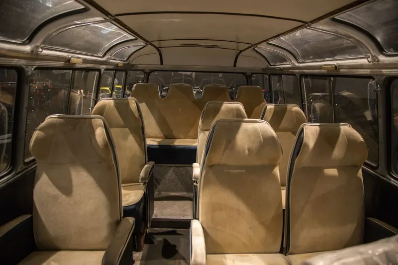 Mercedes-Benz O319 10 Passagiere Luxusbus 7