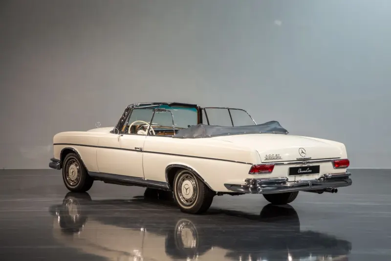Mercedes-Benz 300 SE W112 4