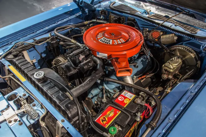 Dodge Challenger 8