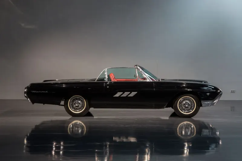 Ford T-Bird 10