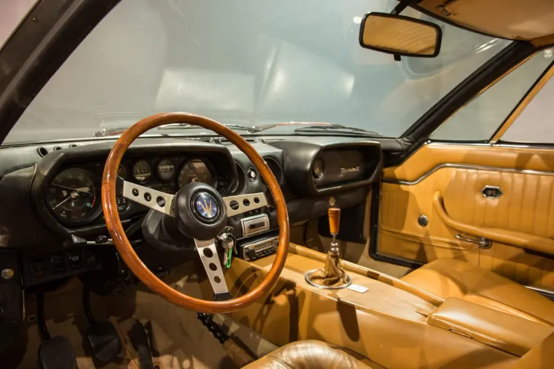 Maserati Indy 4200 6