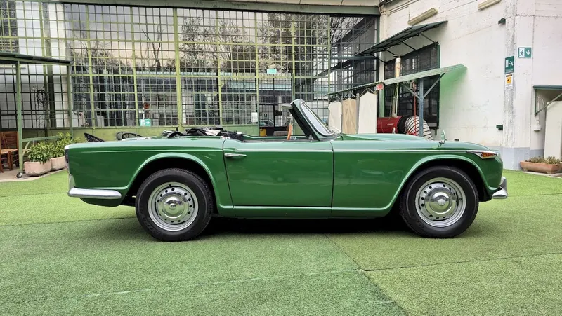 Triumph TR4A IRS 12