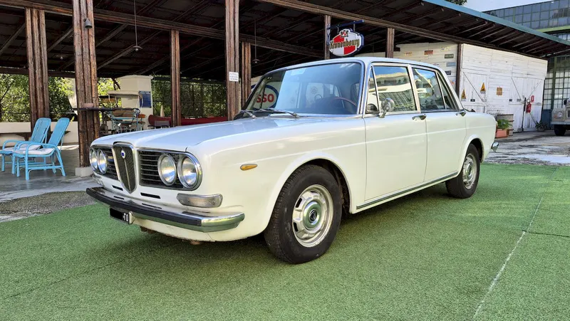 Lancia 2000 Iniezione 2