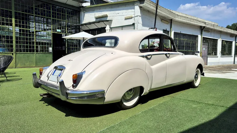 Jaguar Mk IX 14
