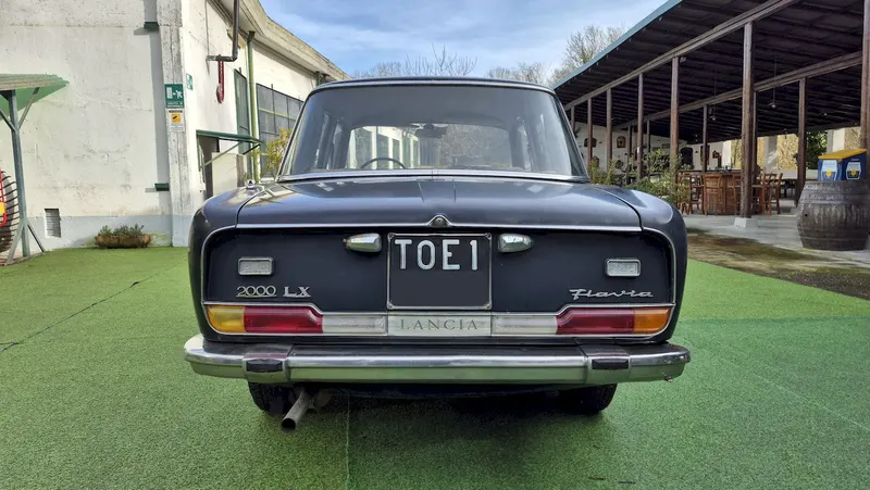 Lancia Flavia 2000 14