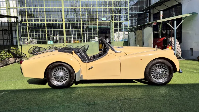 Triumph TR 3A 12