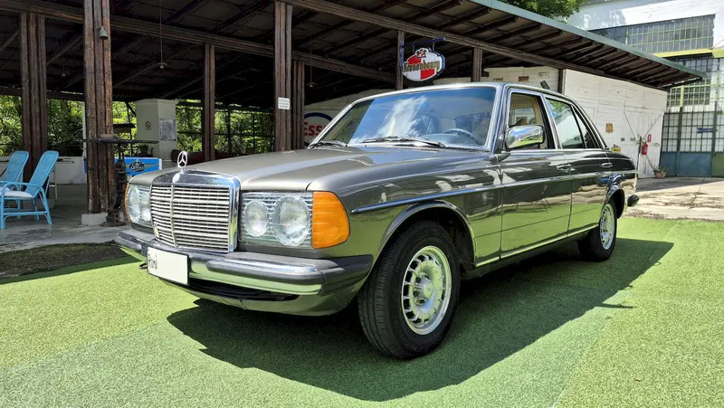 Mercedes-Benz 240 D 7