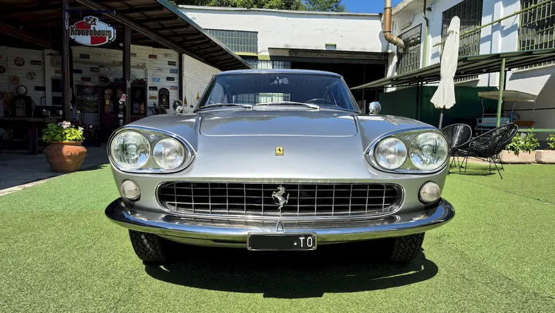 Ferrari 330 GT 2+2 8