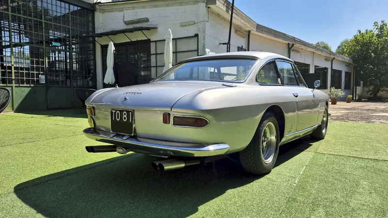 Ferrari 330 GT 2+2 15