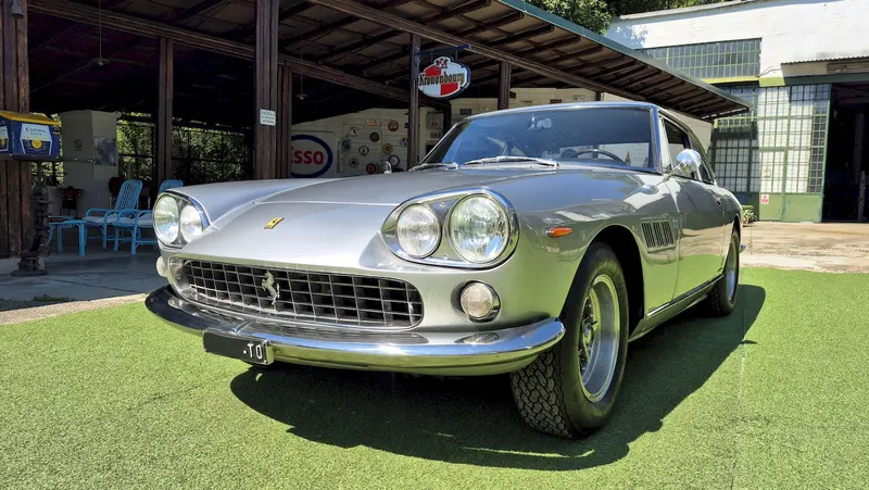 Ferrari 330 GT 2+2 7