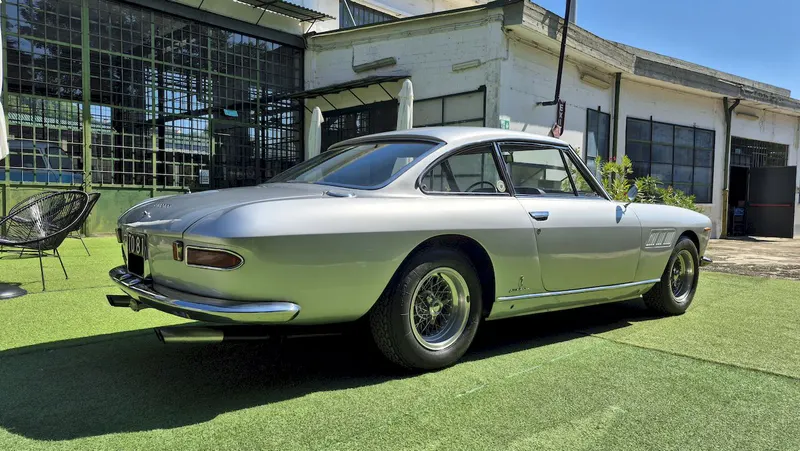 Ferrari 330 GT 2+2 14