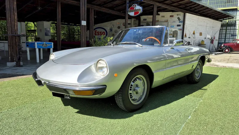 Alfa Romeo Spider 1300 7