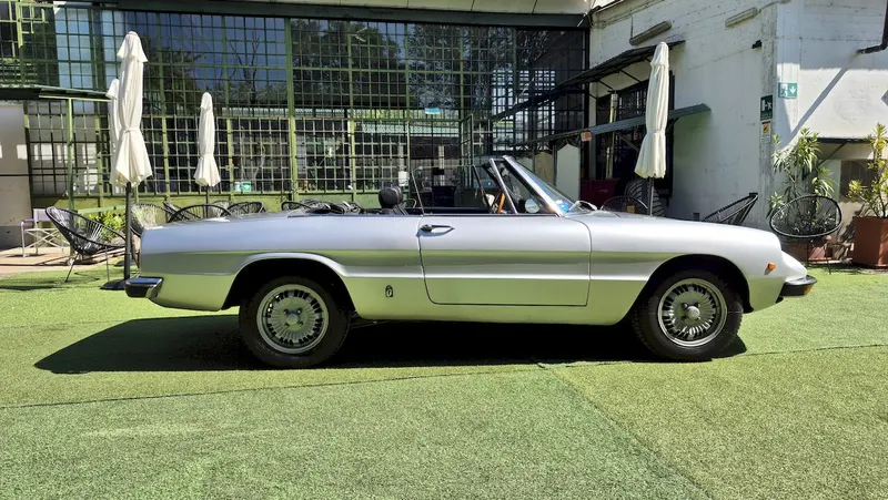 Alfa Romeo Spider 1300 12