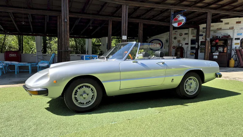 Alfa Romeo Spider 1300 6