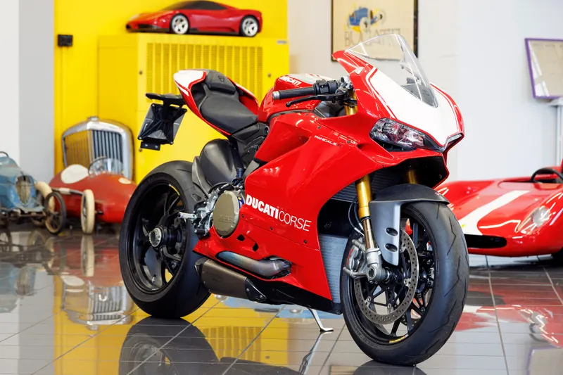 Panigale R 4