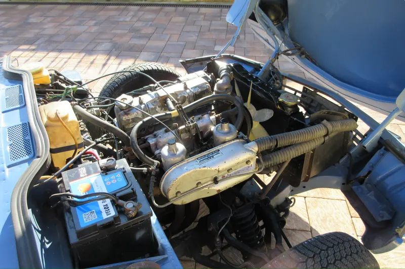 Triumph Spitfire 1500 12