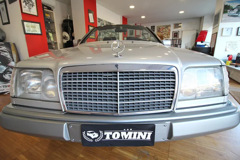 Mercedes-Benz 300 Cabrio CE-24 C124 15