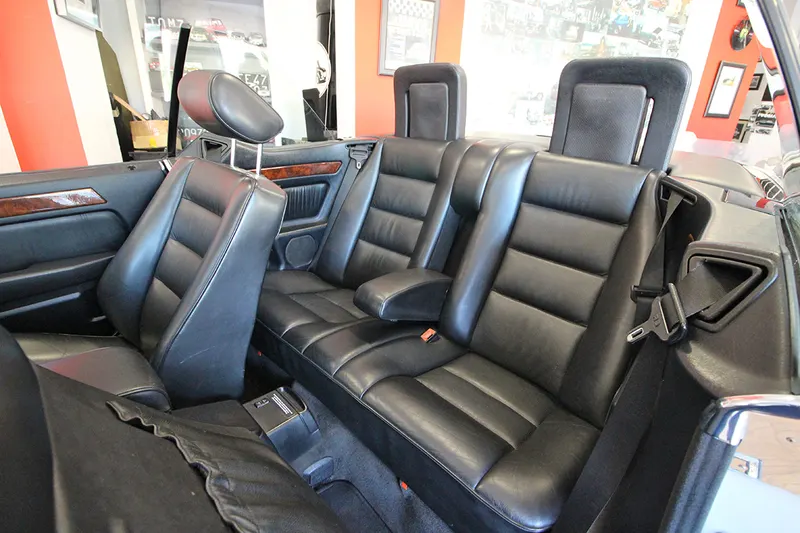Mercedes-Benz 300 Cabrio CE-24 C124 36