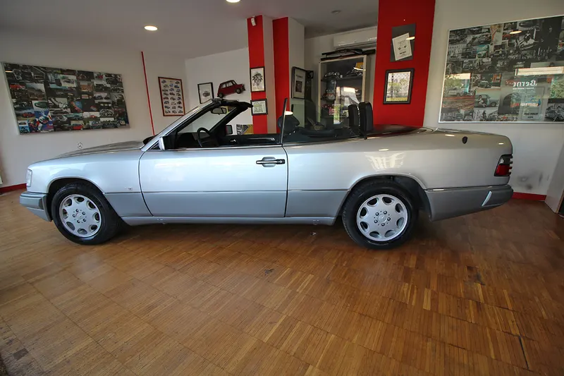 Mercedes-Benz 300 Cabrio CE-24 C124 12