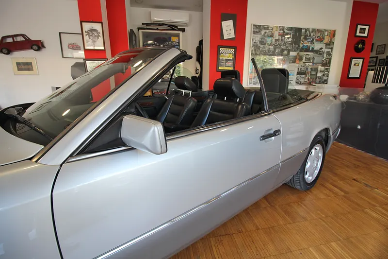 Mercedes-Benz 300 Cabrio CE-24 C124 21