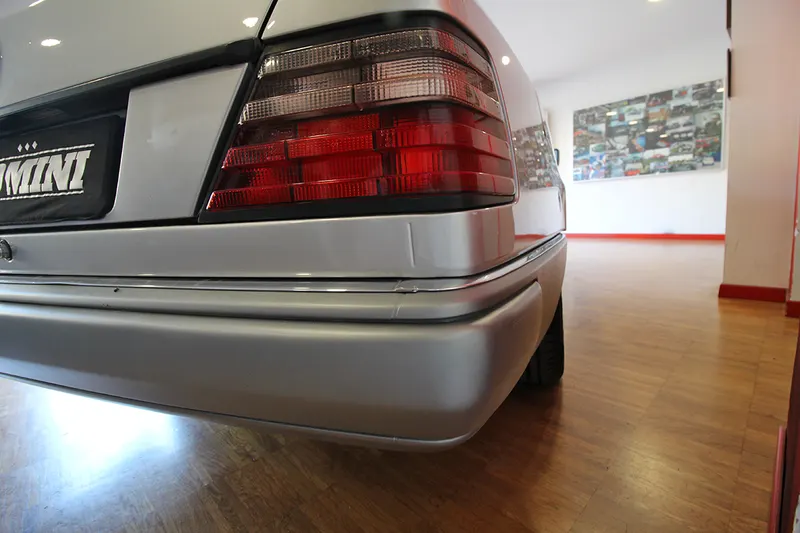 Mercedes-Benz 300 Cabrio CE-24 C124 16