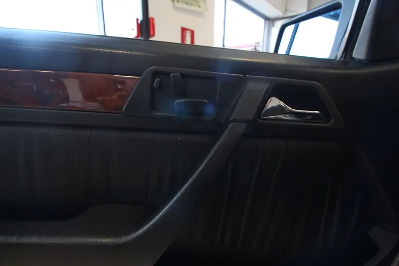 Mercedes-Benz 300 Cabrio CE-24 C124 24