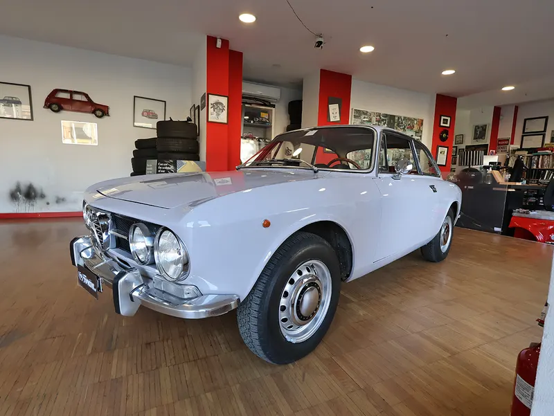 Alfa Romeo 1750 GT Veloce 3