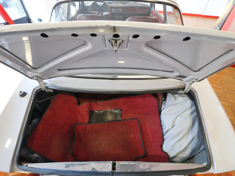 Alfa Romeo 1750 GT Veloce 54
