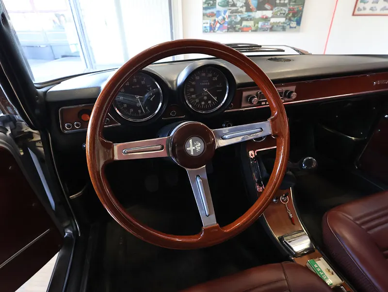 Alfa Romeo 1750 GT Veloce 38