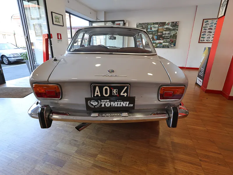 Alfa Romeo 1750 GT Veloce 12