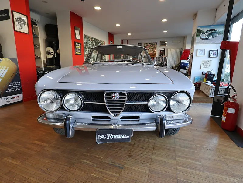 Alfa Romeo 1750 GT Veloce 4