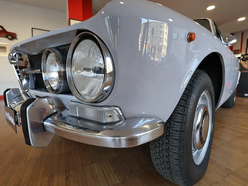 Alfa Romeo 1750 GT Veloce 19