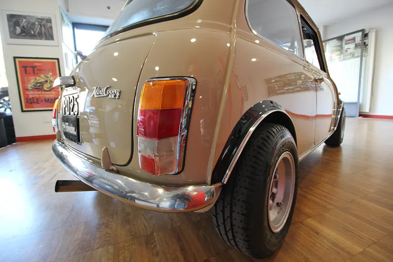 Mini Cooper 1000 MK3 “Vetrone” B39/1 15
