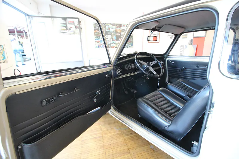 Mini Cooper 1000 MK3 “Vetrone” B39/1 25