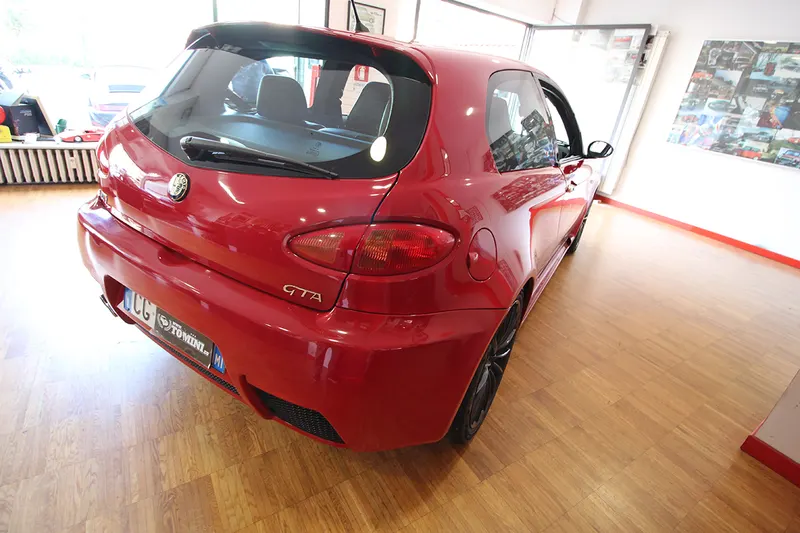 Alfa Romeo 147 GTA 8