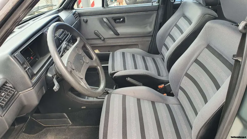 Volkswagen Golf 1.8 GTI 5p mk2 13