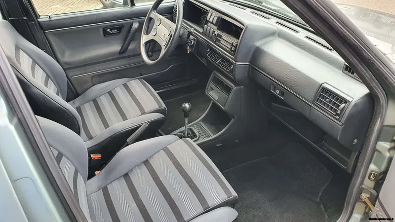 Volkswagen Golf 1.8 GTI 5p mk2 16