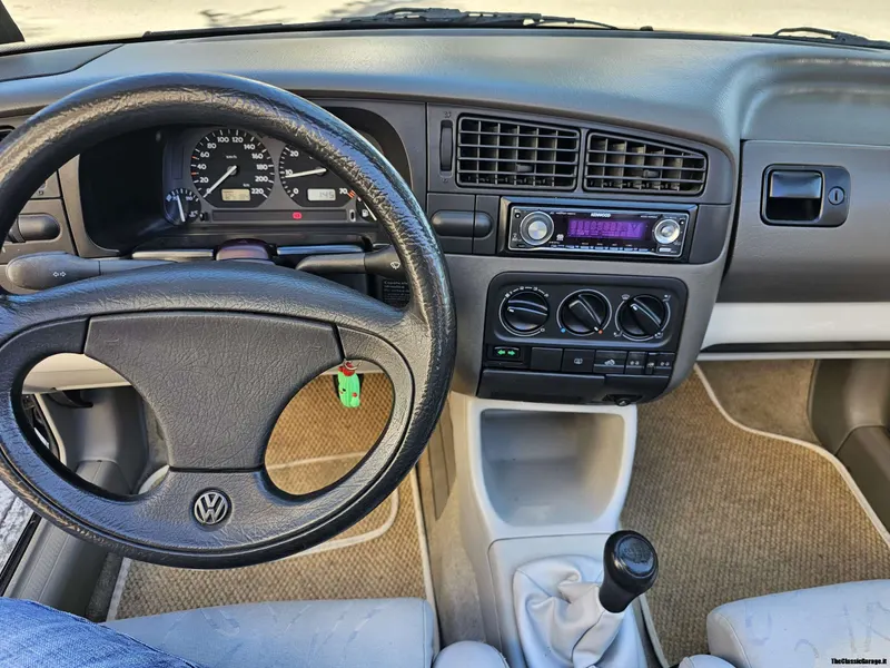 Volkswagen Golf 1.8 Cabriolet mk3 17