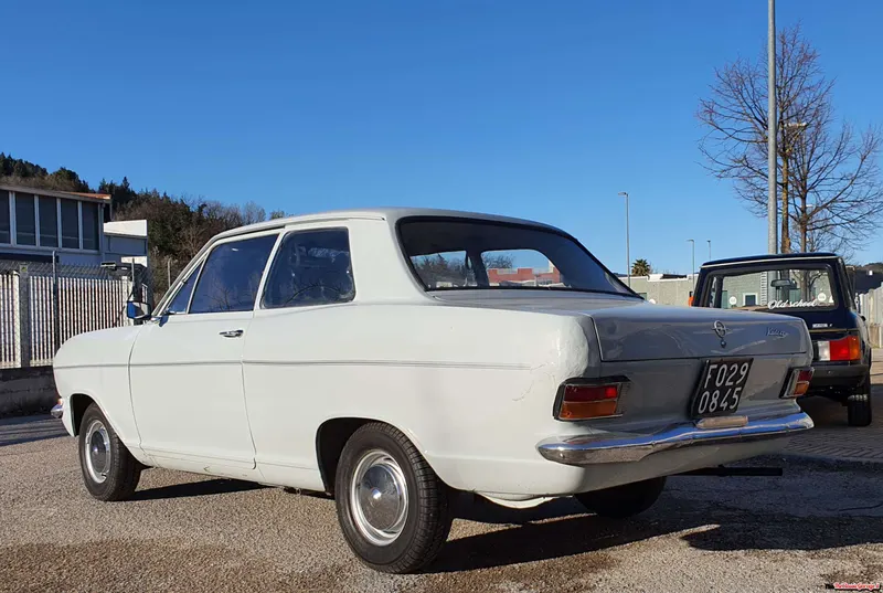 Opel Kadett B 2 porte 15