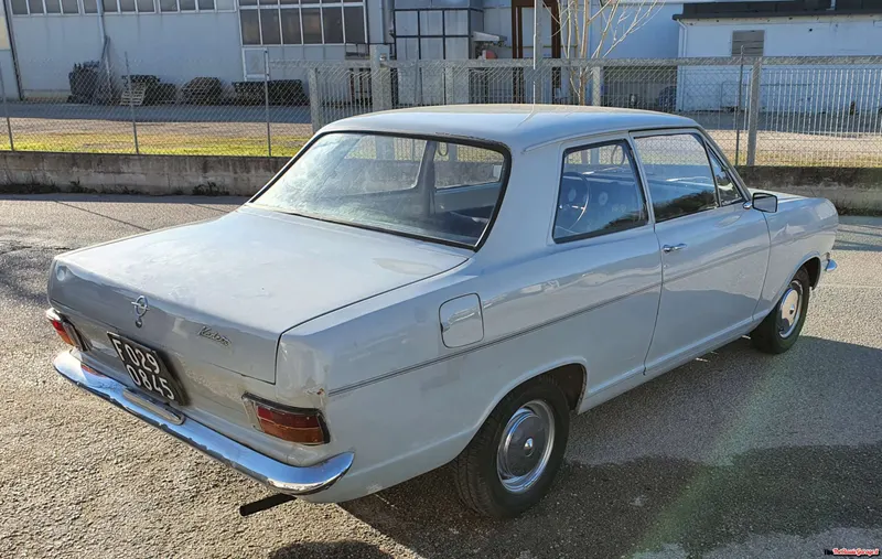Opel Kadett B 2 porte 17