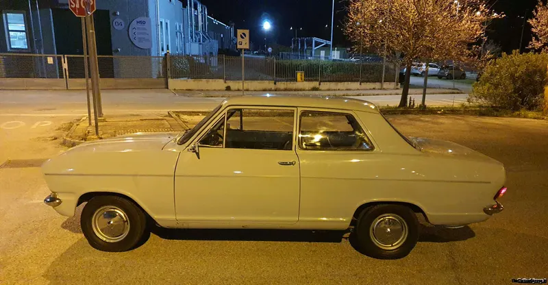 Opel Kadett B 2 porte 11
