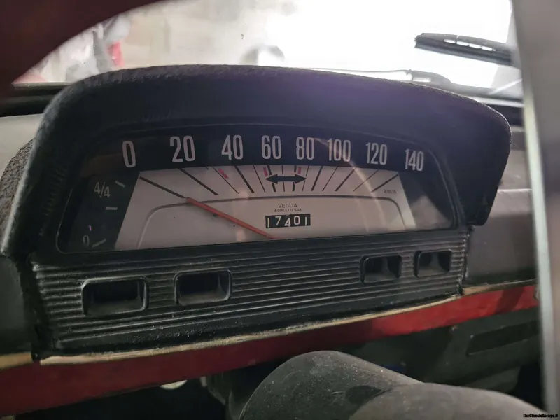 Fiat 850 Spider Vignale 19