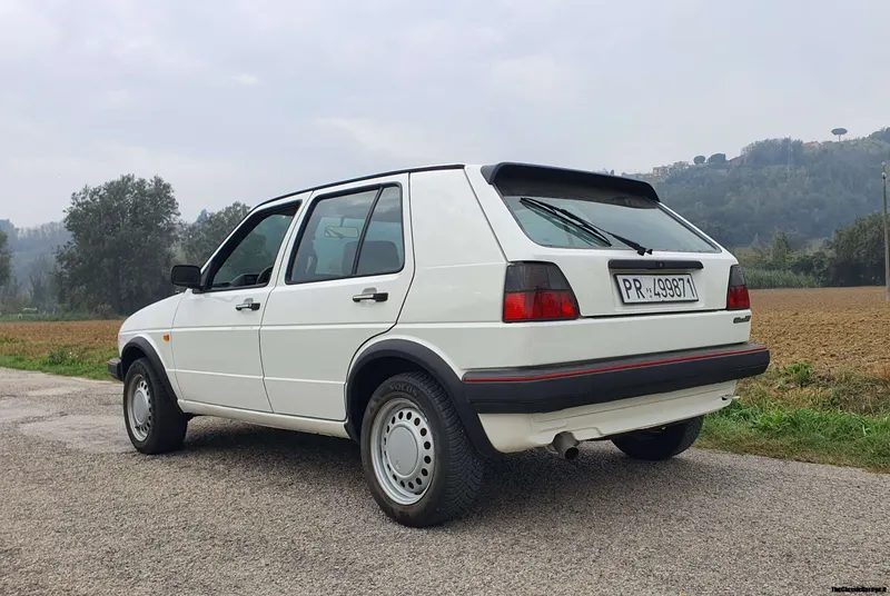 Volkswagen Golf 1.8 Syncro 5p mk2 25