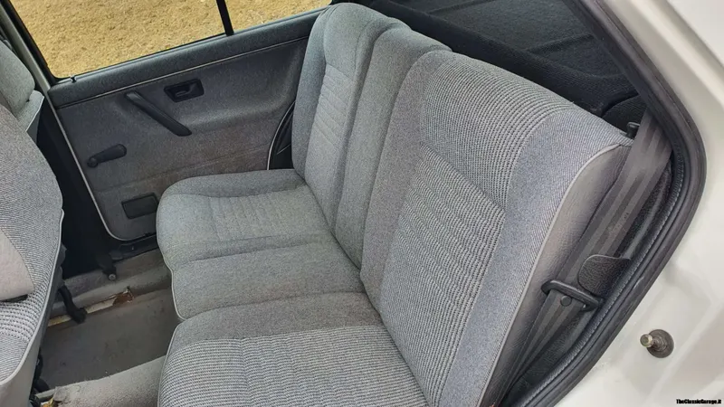 Volkswagen Golf 1.8 Syncro 5p mk2 38