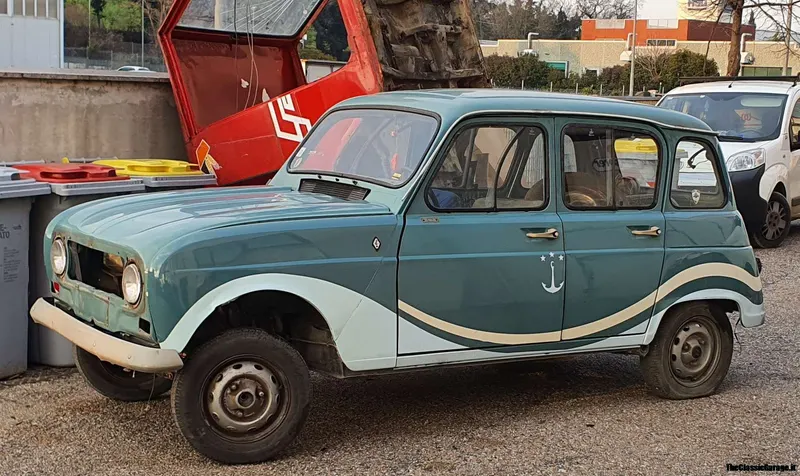 Renault 4 8